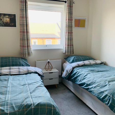 Alpha, Private Double Room, City Centre, Free Parking, Sittingbourne, Kent Экстерьер фото