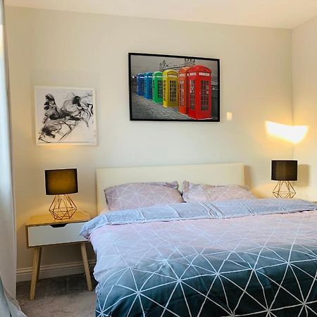 Alpha, Private Double Room, City Centre, Free Parking, Sittingbourne, Kent Экстерьер фото