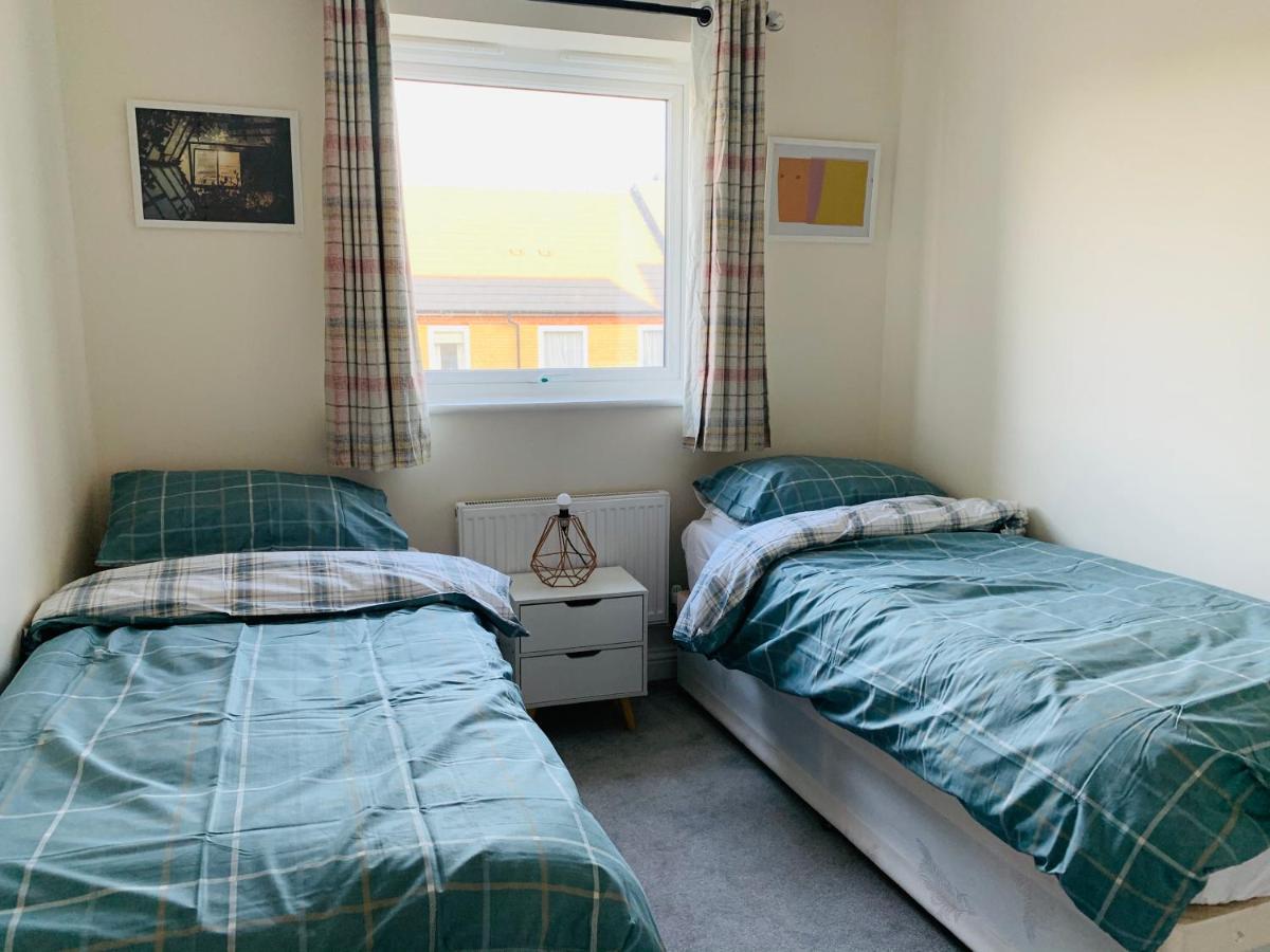 Alpha, Private Double Room, City Centre, Free Parking, Sittingbourne, Kent Экстерьер фото