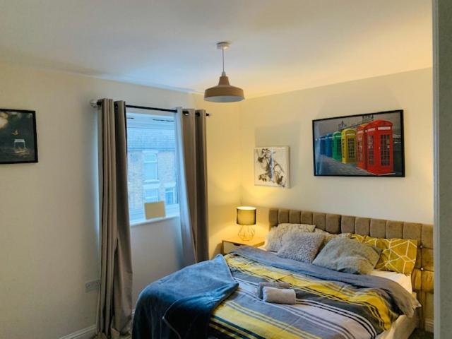 Alpha, Private Double Room, City Centre, Free Parking, Sittingbourne, Kent Экстерьер фото